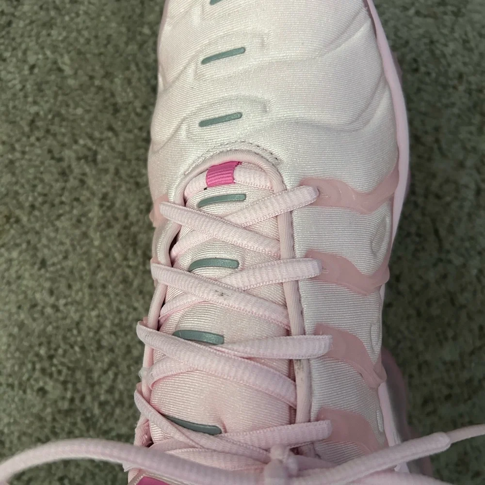 Nike Air Vapormax Plus Pink Foam‎ (Women's) FZ3614-686 NEW Size 8.5